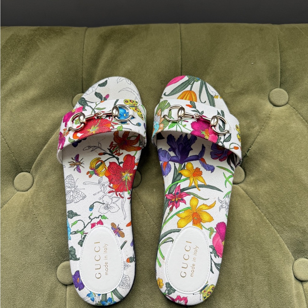 Gucci Women's Floral Print Slide Sandals - White and Multicolor